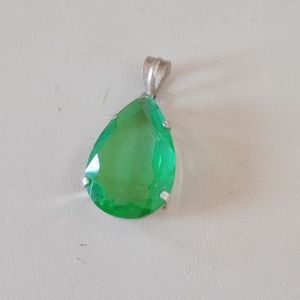 Large pear shape tsavorite quartz pendat
